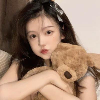 替身女配拿稳白月光剧本