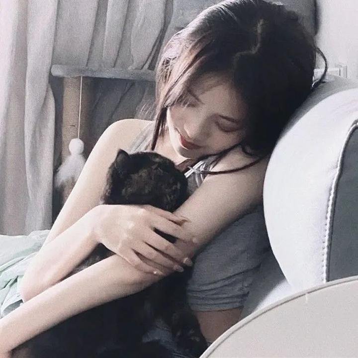 成熟的她